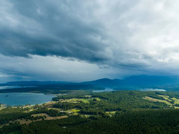 Dağların güzel manzarası