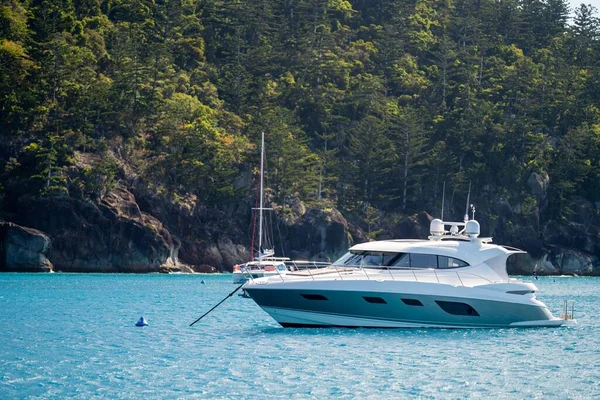 Łodzie Turystyczne Łodzie Wycieczkowe Whitsundays Queensland Australia Podróżników Wielkiej Rafie — Zdjęcie stockowe