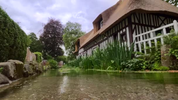 Veules Les Roses Frankreich Juli 2021 Traditionelles Bauernhaus Fluss Veules — Stockvideo