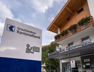Samnaun, İsviçre - 28 Eylül 2021: Samnaun 'da bir Graubundner Kantonalbank
