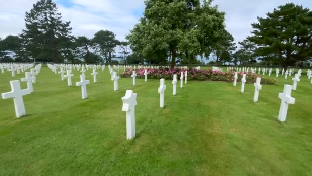 Colleville Sur Mer Francja Sierpnia 2021 Cmentarz Amerykański Wyłożony Krzyżami — Wideo stockowe