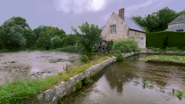 Veules Les Roses Frankrike Juli 2021 Traditionell Kvarn Vid Floden — Stockvideo