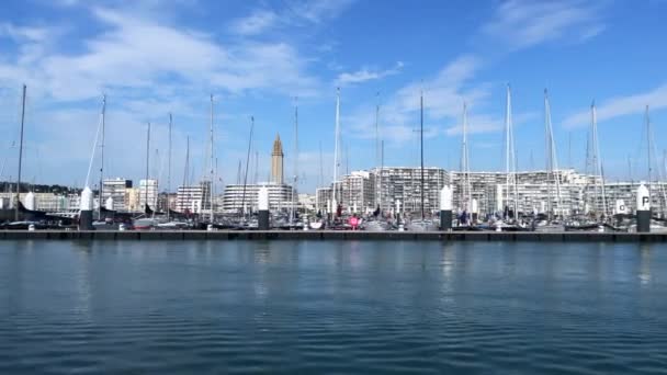 Havre Γαλλία Αυγούστου 2021 Cityscape Και Άφιξη Πλοίο Στη Μαρίνα — Αρχείο Βίντεο