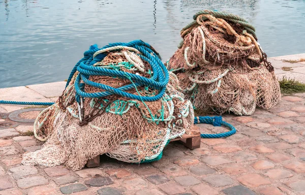 法国诺曼底Honfleur海岸上的渔网 准备进一步使用 — 图库照片