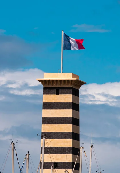 Deauville Francia Agosto 2021 Puerto Deportivo Torre Con Bandera Francesa — Foto de Stock