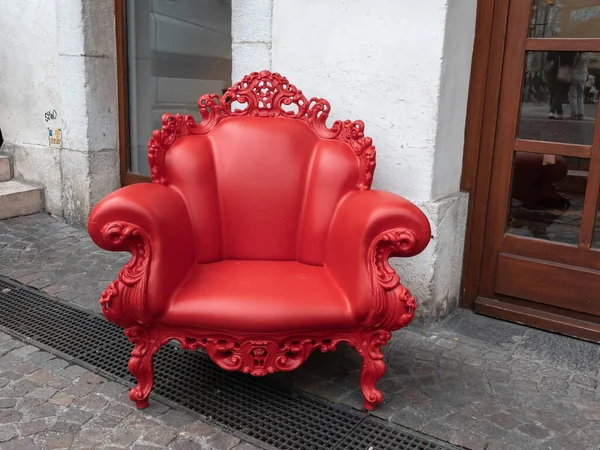 Annecy France January 2022 Modern Bright Red Armchair Based Antique — Stock fotografie