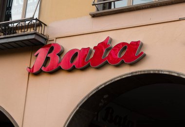 Locarno, İsviçre - 29 Aralık 2021: Bata Corporation, Çek çokuluslu ayakkabı ve moda aksesuarı üreticisi.