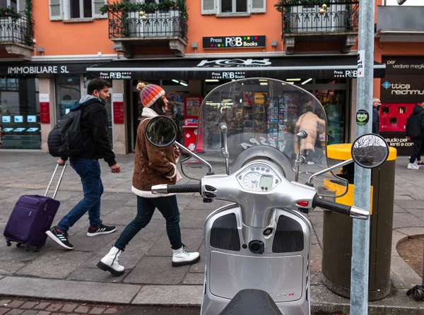 Locarno Schweiz Dezember 2021 Italienische Scooter Vespa Auf Der Straße — Stockfoto