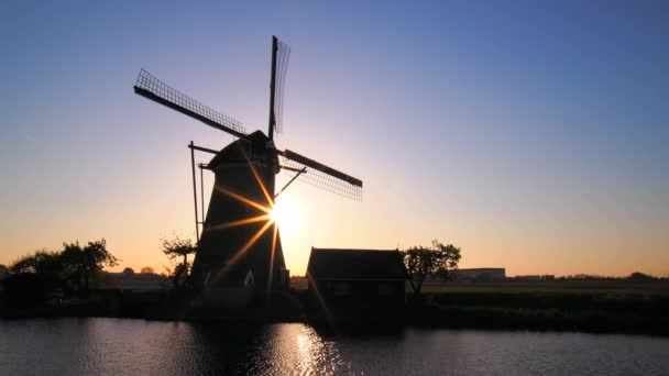 Moinho Vento Com Estrela Sol Estelar Kinderdijk Província Holanda Sul — Vídeo de Stock