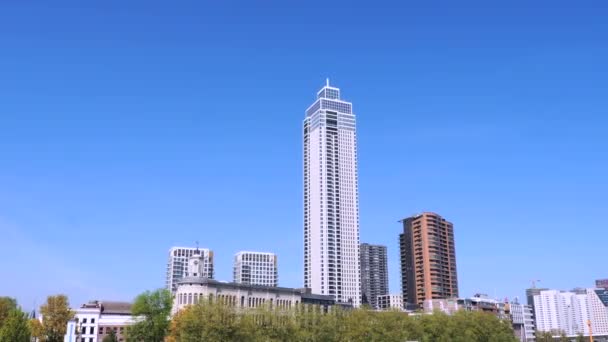 Rotterdam Hollanda Nisan 2022 Rotterdam Daki Modern Gökdelenler Binalar — Stok video