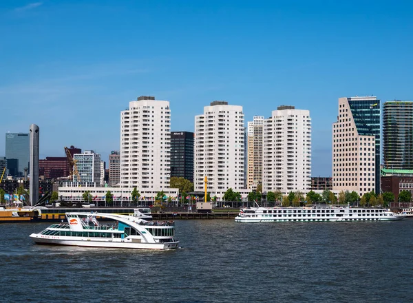 Rotterdam Netherlands April 2022 Tourist Boats Maas River Rotterdam Cityscape — Stock Photo, Image