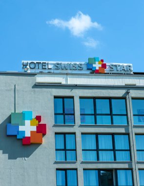 Wetzikon, İsviçre - 14 Mayıs 2022: Wetzikon 'da Modern Hotel Swiss Star kuruldu