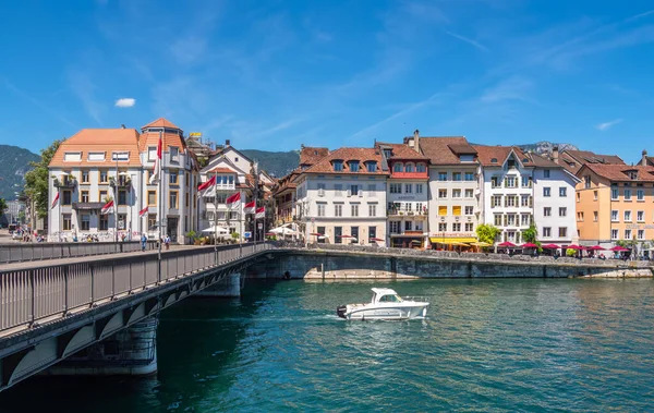 Solothurn Швейцарія Липня 2022 Човен Під Мостом Річці Ааре Золотурні — стокове фото