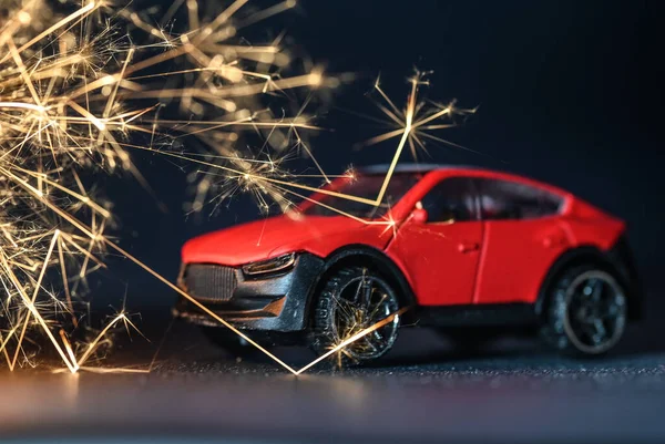  Elektriksel voiture otomatik şarj taşınıyor