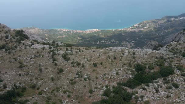 Вид з повітря на морське узбережжя Хорватії з природного парку Біоково. — стокове відео