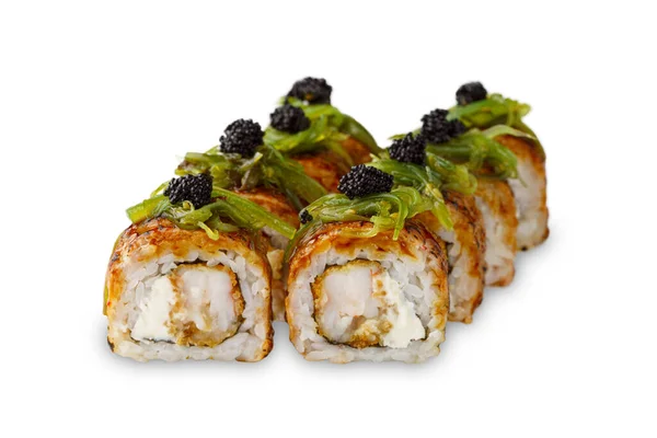 Rolo Sushi Com Camarão Frito Queijo Creme Salada Chuka Caviar — Fotografia de Stock