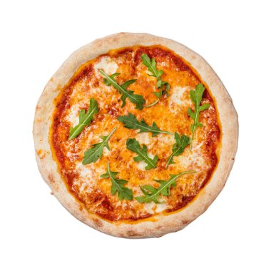 Pizza Margarita mozzarella, kiraz domatesli pilati sosu roka, kekik ve fesleğen. Beyaz arkaplanda izole