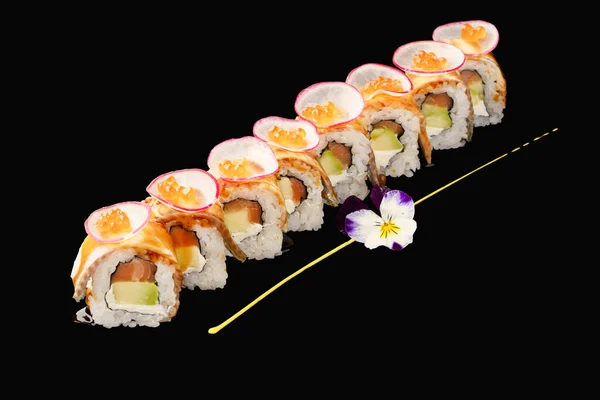 Japán Sushi Tekercs Lazaccal Angolnával Vörös Kaviárral Philadelphia Sajttal Retekkel — Stock Fotó