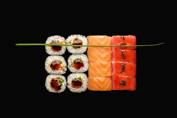 Sushi Salmão Atum Unagi Maki Isolado Fundo Preto — Fotografia de Stock