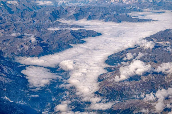 Luchtfoto Van Zwitserse Alpen Zicht Berg Witte Wolk Vanuit Het — Stockfoto