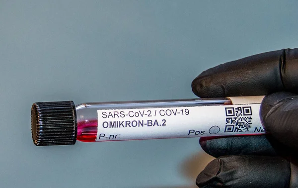 Badanie Obecność Wirusa Pandemii Cov Delta Omikron — Zdjęcie stockowe