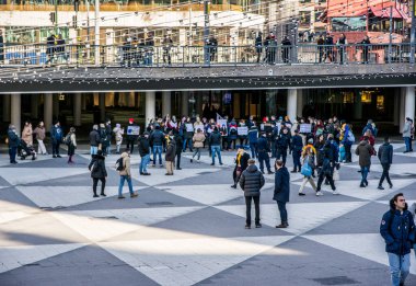 İsveç 'in merkezi Stockholm' de düzenlenen Rusya 'nın Ukrayna işgaline karşı Beyaz Rusya protestosu.