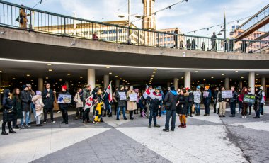 İsveç 'in merkezi Stockholm' de düzenlenen Rusya 'nın Ukrayna işgaline karşı Beyaz Rusya protestosu.