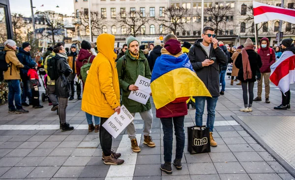 Protesta Estocolmo Suecia Contra Invasión Rusa Ucrania Imágenes De Stock Sin Royalties Gratis