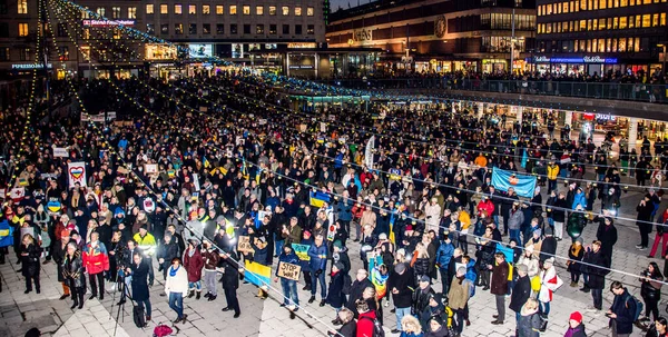 Protest Sztokholmie Szwecja Przeciwko Rosyjskiej Agresji Wojnie Putinów Białorusi Przeciwko — Darmowe zdjęcie stockowe