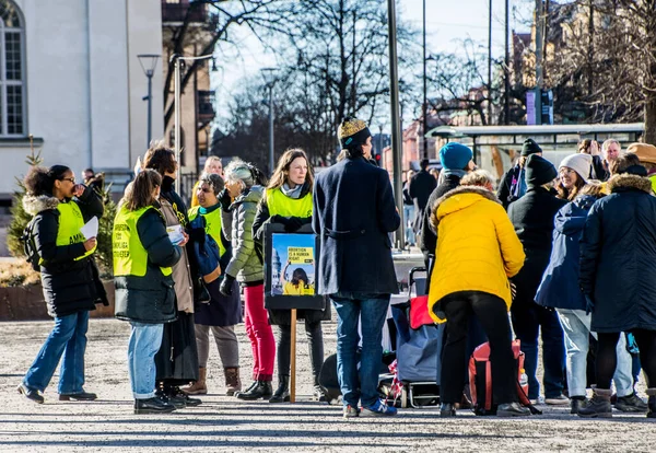 Amnistía Internacional Estocolmo Suecia Celebra Una Reunión Informativa Pequeña Plaza — Foto de Stock