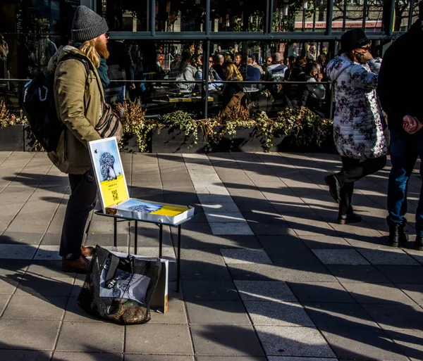 Protest Ved Norrmalmstorg Marts Stockholm Sverige Mod Ruslands Invasion Ukraine - Stock-foto