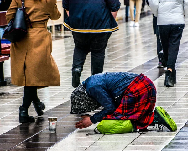 スウェーデンのストックホルム中心部にある乞食 — ストック写真