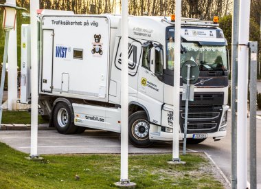 Güney Stockholm, İsveç 'e park etmiş bir TMA kamyonu görev bekliyor..