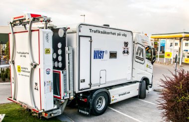 Güney Stockholm, İsveç 'e park etmiş bir TMA kamyonu görev bekliyor..