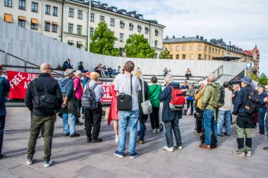 İsveç 'in Stockholm kentinde Irak' taki savaş suçlarını ortaya çıkardığı için İngiltere 'de tutuklu bulunan gazeteci Julian Assange' ı desteklemek amacıyla düzenlenen gösteri..