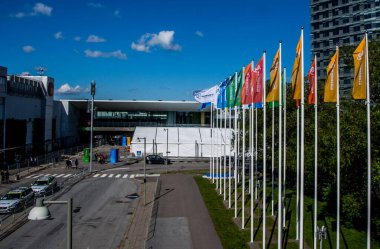 Stockholmsmassan / Alvsjo 'da düzenlenen BM Çevre ve Kalkınma Konferansı Stockholm + 50 Stockholm, İsveç' te büyük ölçekli kapanmalara yol açtı.
