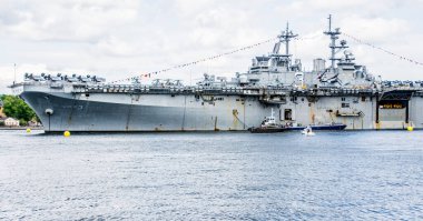 İsveç 'in orta Stockholm kentinde NATO-donanması, Baltık Denizi' nde savaş oyununa girmeden önce.