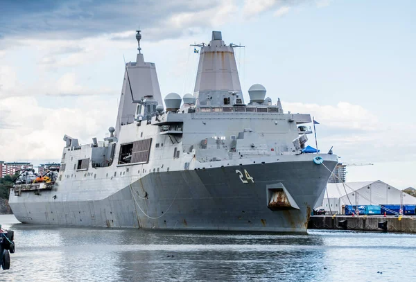 Американський Військовий Корабель Uss Arlington Стокгольмі Швеція Ліцензійні Стокові Зображення