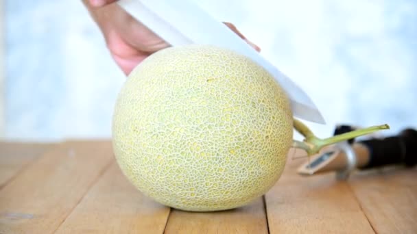 Split Fresh Green Melon Wood Plate — Stok Video