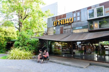 Bangkok, Tayland - 10 Ekim 2022 Chang Chui sokak pazarındaki eski klasik sokak dükkanı 