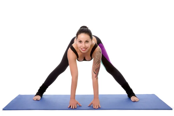 Stretching innan fitness, träning — Stockfoto