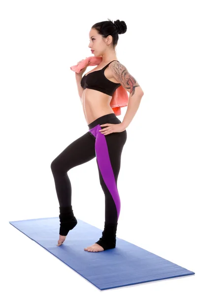 Fitness sport gezond meisje met handdoek — Stockfoto