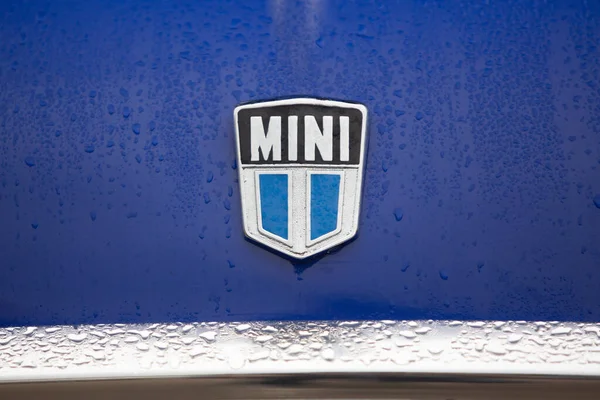 Cobreces Hiszpania Sierpnia 2021 Publiczny Pokaz Samochodów Odznaka Logo Mini — Zdjęcie stockowe