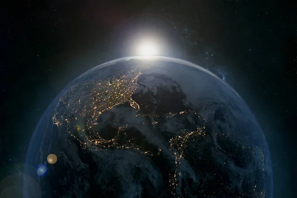 从空间 非洲和亚洲看到的地球日出图像 3D渲染 — 图库照片