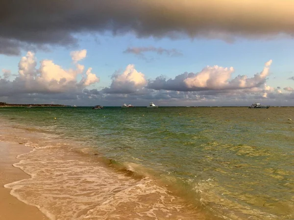 Пейзаж Океаном Небом Хмарами Вранці Тропіках — стокове фото