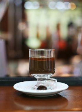 bir fincan sert kahve