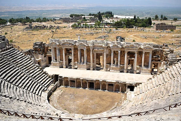 Türkiye 'nin Hierapolis antik kentinde amfitiyatro.