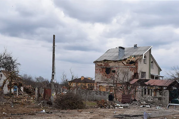 Çernigov 'daki (Ukrayna) Rus işgal ordusu tarafından yapılan bombardımanın sonuçları.).