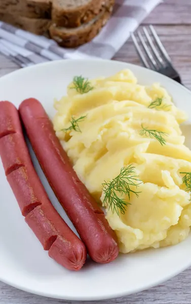 Mashed Potatoes Plate Couple Sausages Wooden Background Vertical Shot — Stock Photo, Image