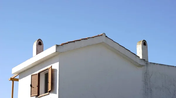 Facciata Della Casa Con Finestra Contro Cielo — Foto Stock